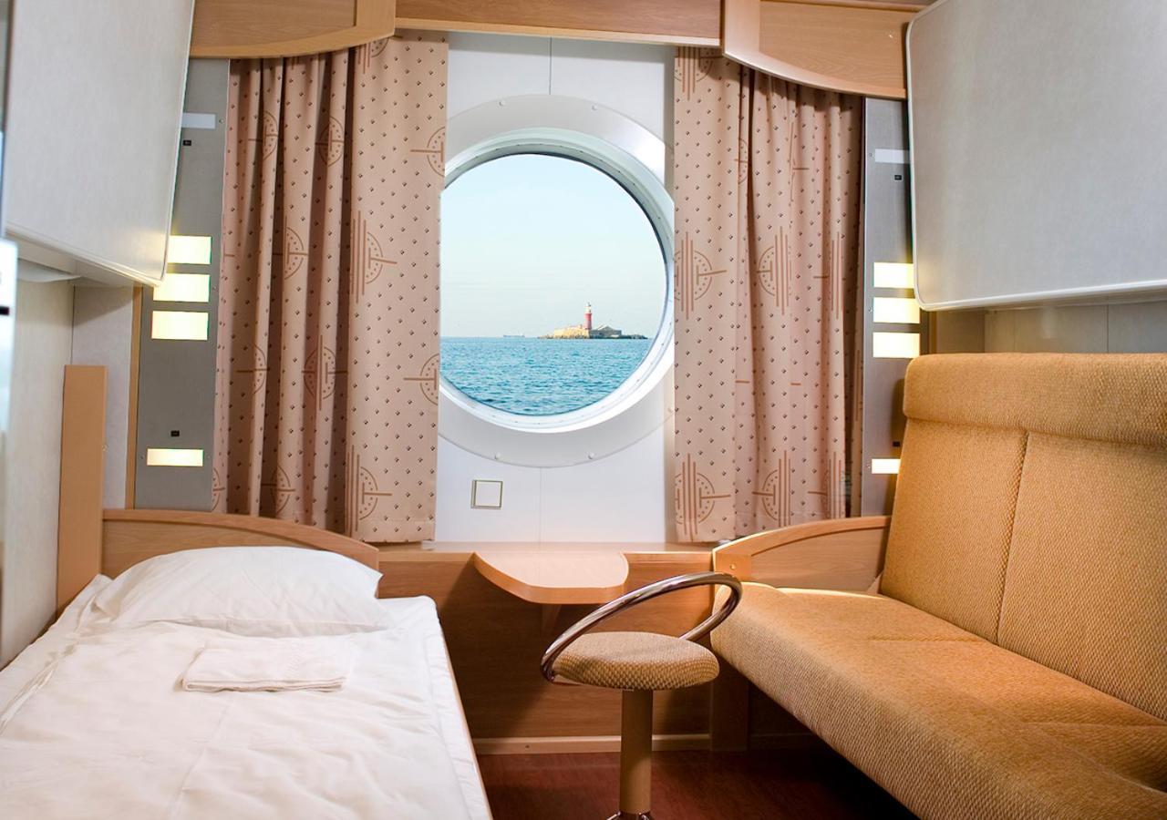 Viking Line Ferry Viking Xprs - One-Way Journey From Helsinki To Tallinn Номер фото